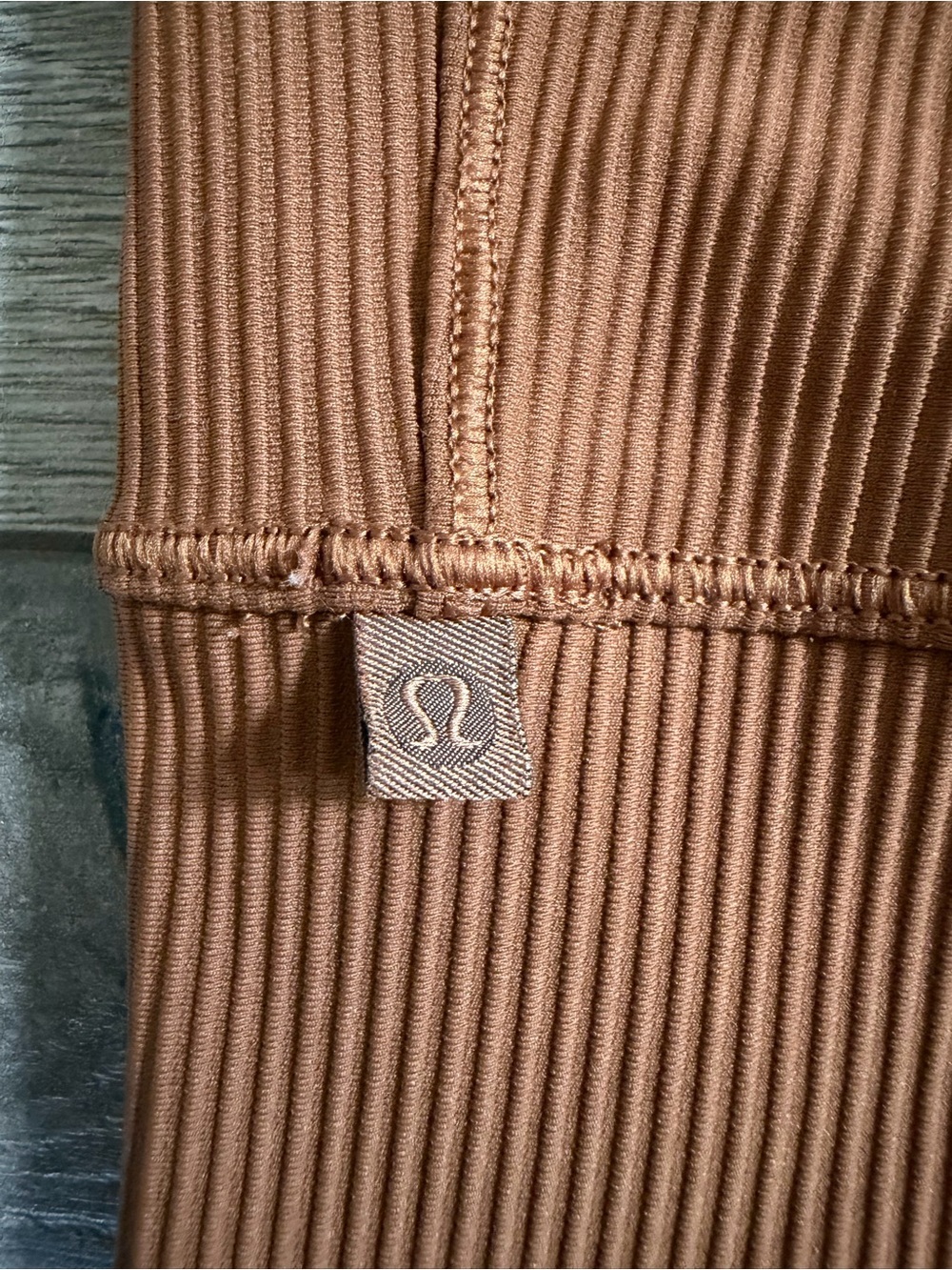 LULULEMON Ribbed Ribbed Power Pivot Top Copper Brown Size 4 - Picture 6 of 6